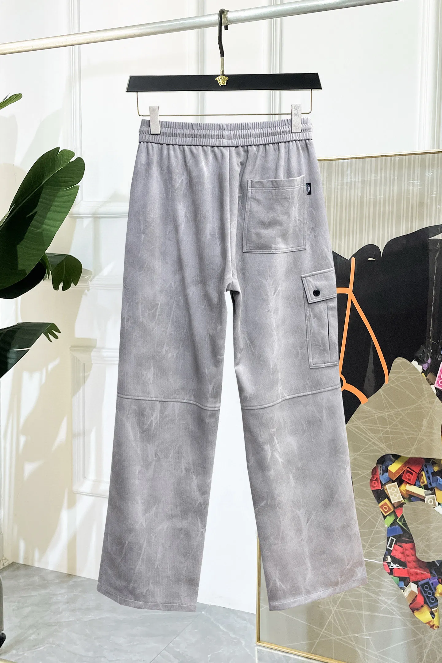Balenciaga 🆕2026 Autumn and Winter New Arrival trousers and casual pants🎁 are on sale simultaneously on the official website. Brand Classic LOGO casual pants, customized fabrics, excellent comfort and strong touch. Highly recognisable, perfect appearance and craftsmanship. Size:M-3XL